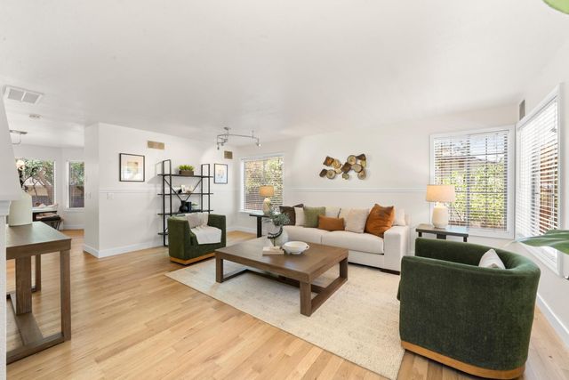 2816 Hillcrest Dr, Cameron Park, CA 95682