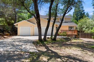 2816 Hillcrest Dr, Cameron Park, CA 95682