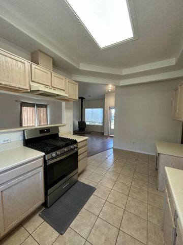 6900 Rancho Vista Place NE, Albuquerque, NM 87113