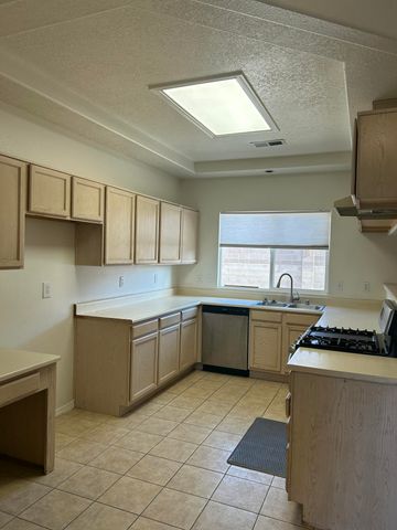 6900 Rancho Vista Place NE, Albuquerque, NM 87113