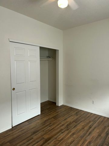 6900 Rancho Vista Place NE, Albuquerque, NM 87113