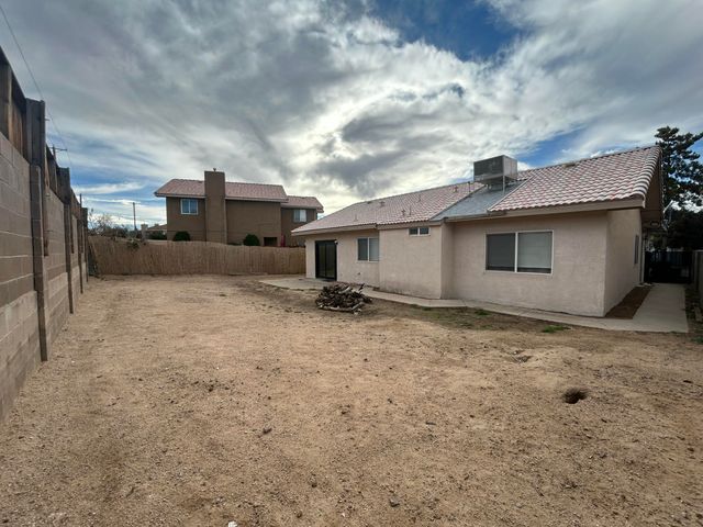 6900 Rancho Vista Place NE, Albuquerque, NM 87113