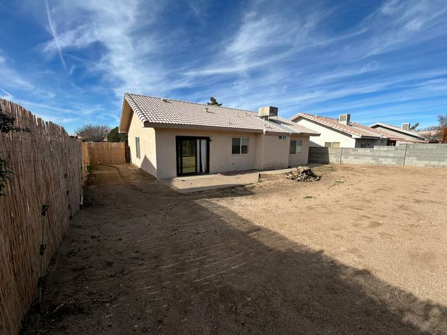 6900 Rancho Vista Place NE, Albuquerque, NM 87113