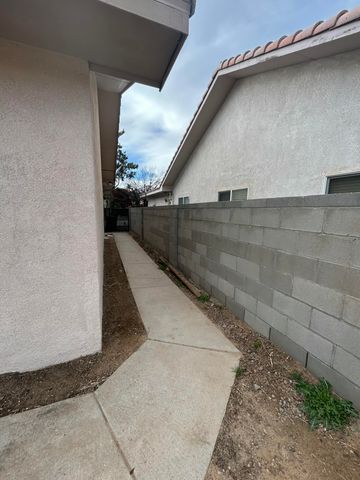 6900 Rancho Vista Place NE, Albuquerque, NM 87113