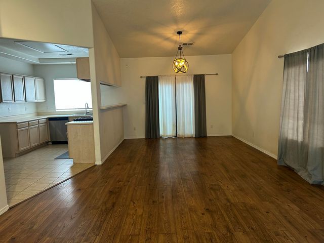 6900 Rancho Vista Place NE, Albuquerque, NM 87113