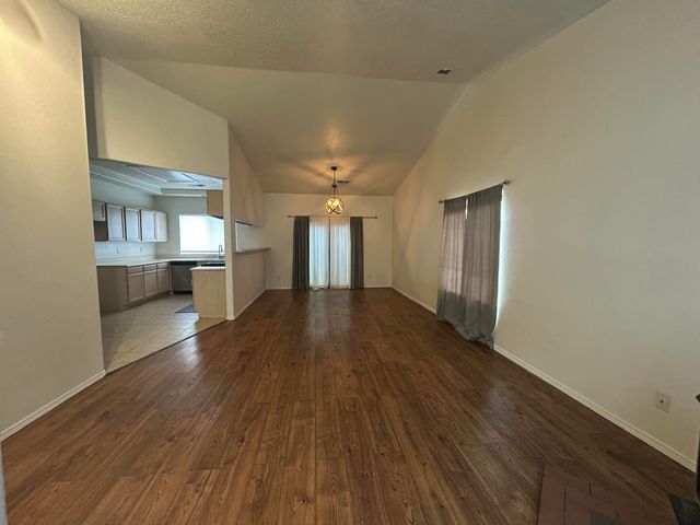 6900 Rancho Vista Place NE, Albuquerque, NM 87113