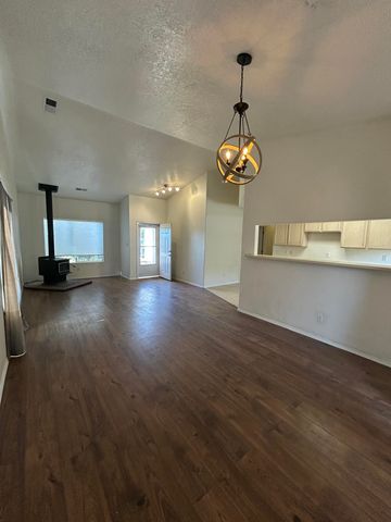 6900 Rancho Vista Place NE, Albuquerque, NM 87113