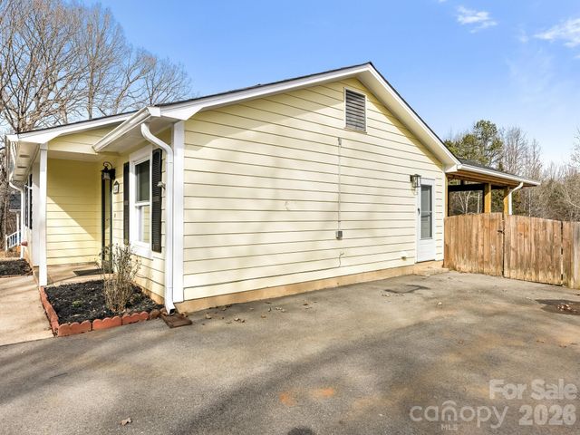 8446 Clear Meadow Lane, Charlotte, NC 28227