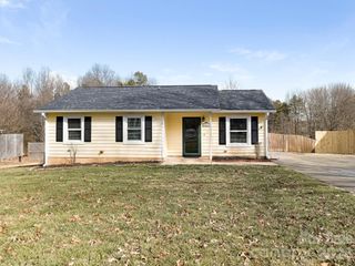 8446 Clear Meadow Lane, Charlotte, NC 28227