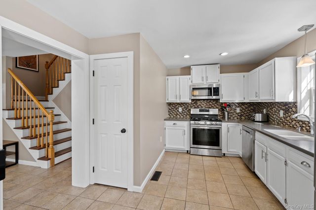 35 Wood Street, Poughkeepsie, NY 12603