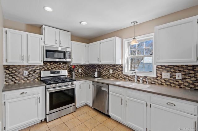 35 Wood Street, Poughkeepsie, NY 12603