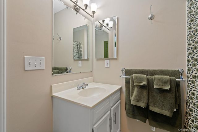 35 Wood Street, Poughkeepsie, NY 12603