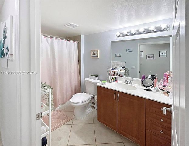 6533 Emerald Dunes Dr 208, West Palm Beach, FL 33411