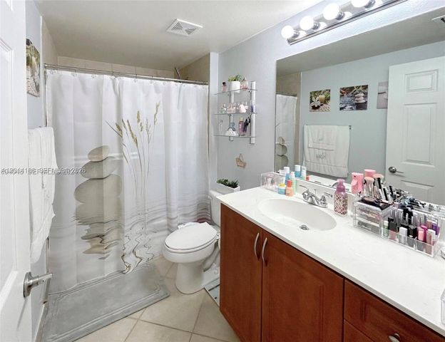 6533 Emerald Dunes Dr 208, West Palm Beach, FL 33411