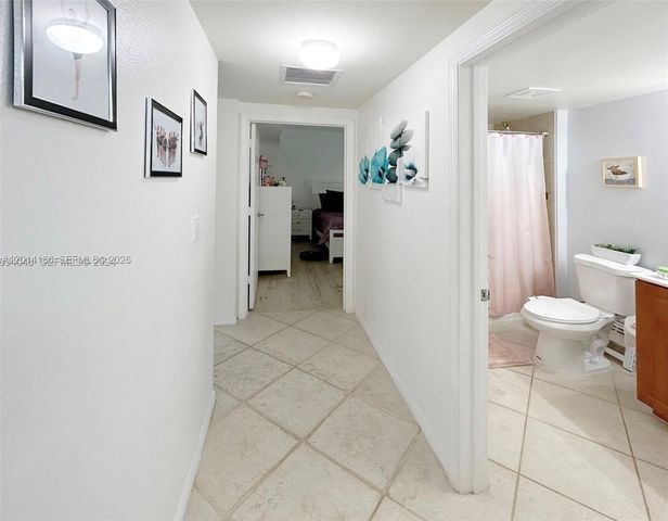 6533 Emerald Dunes Dr 208, West Palm Beach, FL 33411