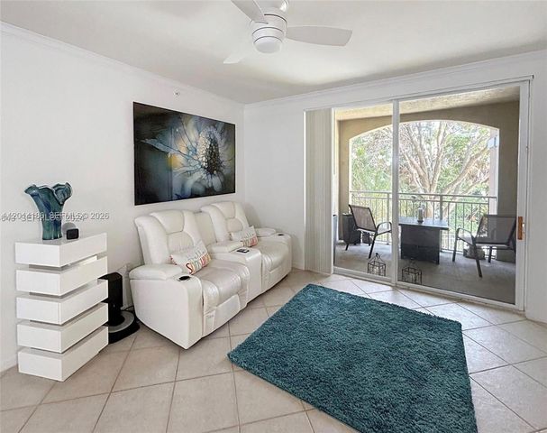 6533 Emerald Dunes Dr 208, West Palm Beach, FL 33411