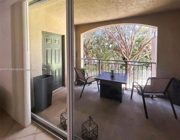 6533 Emerald Dunes Dr 208, West Palm Beach, FL 33411