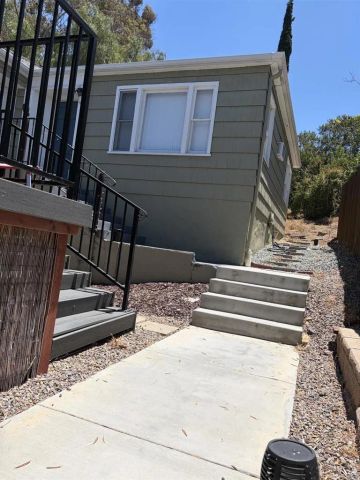 8545 Lemon Avenue 2, La Mesa, CA 91941