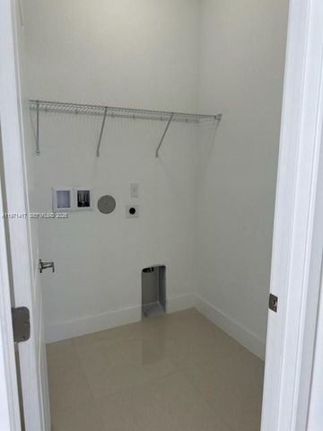 15814 SW 136th Way, Miami, FL 33196