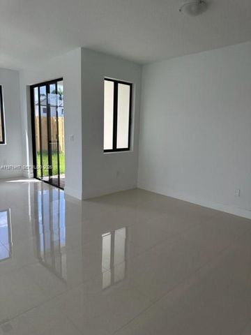 15814 SW 136th Way, Miami, FL 33196