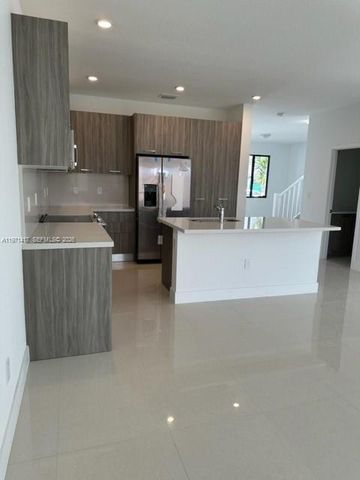 15814 SW 136th Way, Miami, FL 33196