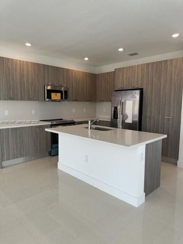 15814 SW 136th Way, Miami, FL 33196