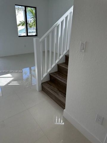 15814 SW 136th Way, Miami, FL 33196