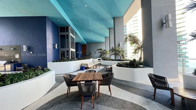 1300 Brickell Bay Dr 3400, Miami, FL 33131
