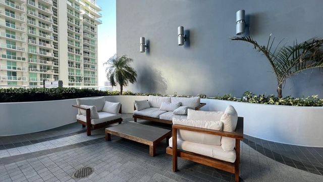 1300 Brickell Bay Dr 3400, Miami, FL 33131