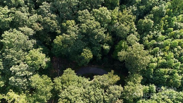 024 FURNITURE Drive, Hendersonville, NC 28792