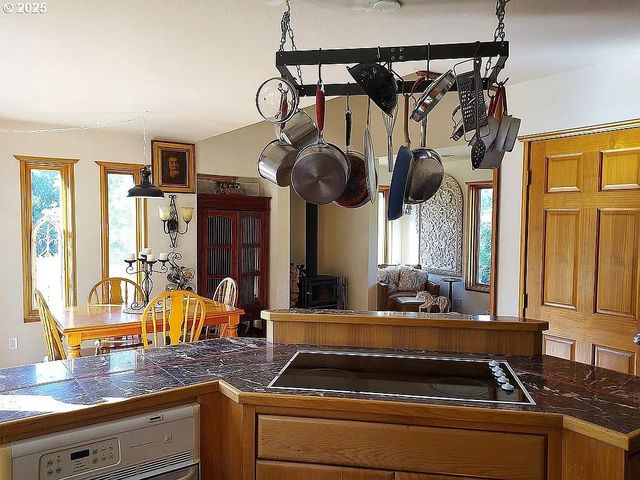 2495 SAMS CREEK Rd, Logsden, OR 97357