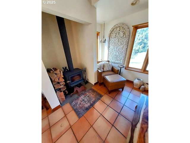 2495 SAMS CREEK Rd, Logsden, OR 97357