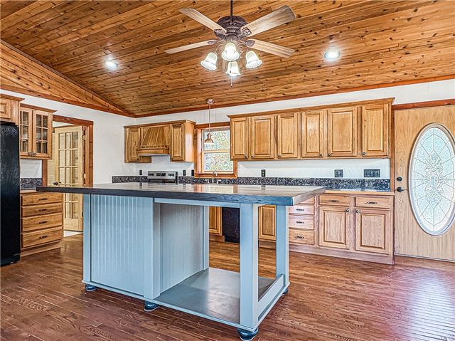 1113 Thousand Oaks Drive, Yellville, AR 72687