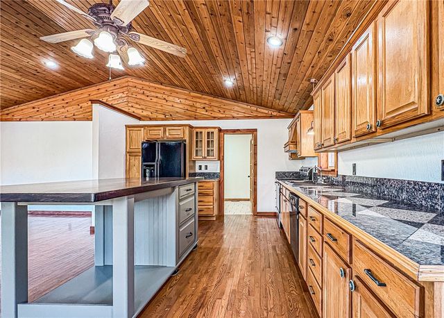 1113 Thousand Oaks Drive, Yellville, AR 72687