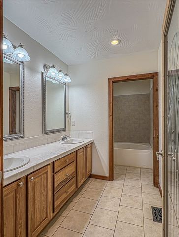 1113 Thousand Oaks Drive, Yellville, AR 72687