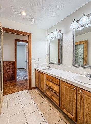 1113 Thousand Oaks Drive, Yellville, AR 72687