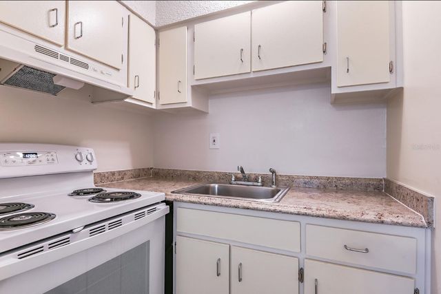 4410 N HALE AVENUE, Tampa, FL 33614