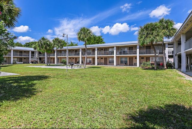 4410 N HALE AVENUE, Tampa, FL 33614
