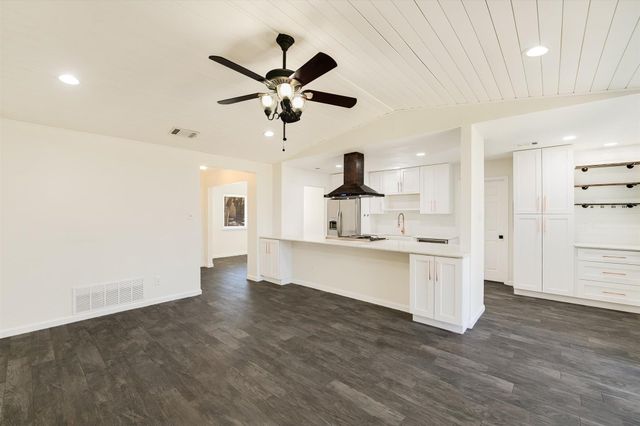 7202 Teaberry DR, Austin, TX 78745