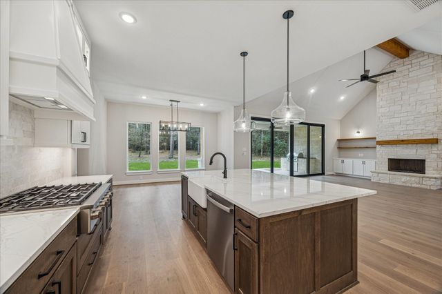 688 Lonestar Road, Huntsville, TX 77340