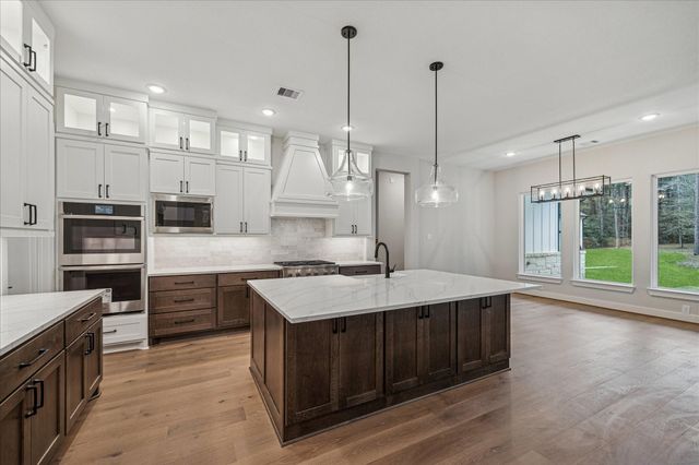 688 Lonestar Road, Huntsville, TX 77340