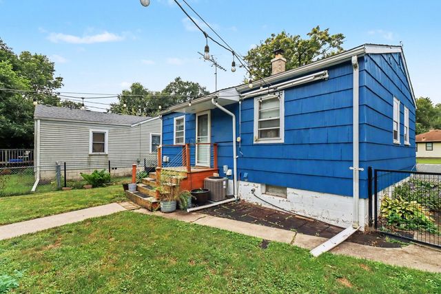 28 Kildare Avenue, Joliet, IL 60433