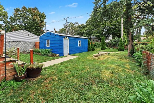 28 Kildare Avenue, Joliet, IL 60433
