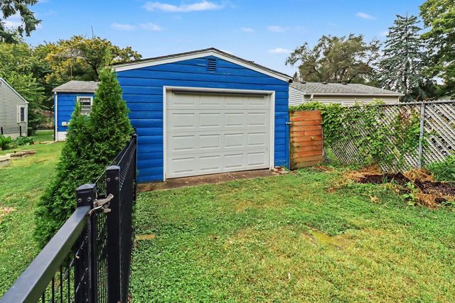 28 Kildare Avenue, Joliet, IL 60433