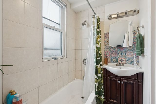 1707 N WASHTENAW Avenue, Chicago, IL 60647