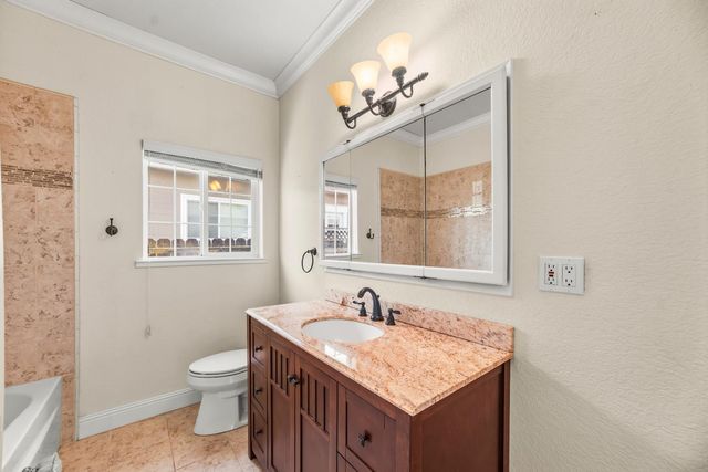 512 Encinal Ave, Roseville, CA 95678