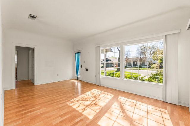 512 Encinal Ave, Roseville, CA 95678