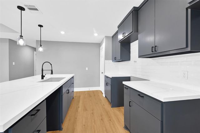 9705 Peachtree Street, Houston, TX 77016