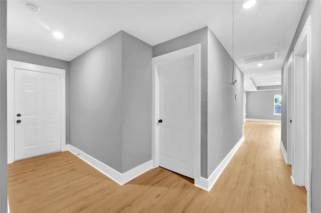 9705 Peachtree Street, Houston, TX 77016