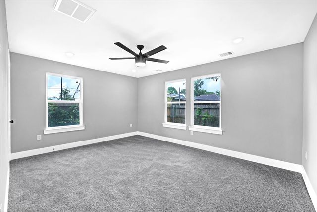 9705 Peachtree Street, Houston, TX 77016